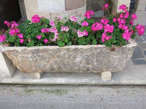 Jardinera 2 — Cantería Fernández