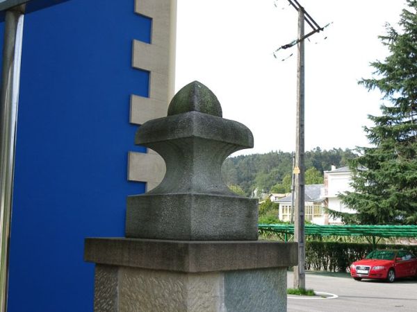 Flor De Lis — Cantería Fernández