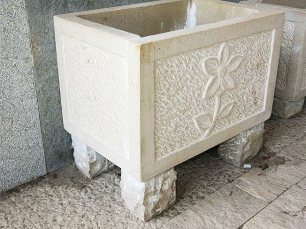 Jardinera tallada — Cantería Fernández