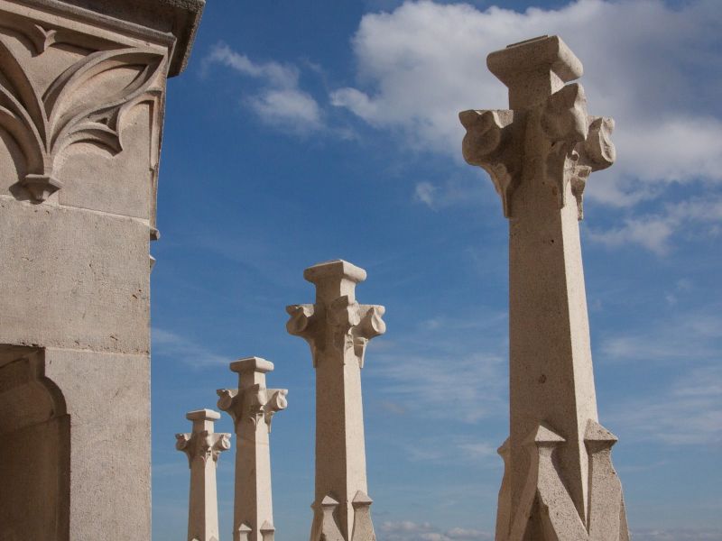 Pináculos de piedra restaurados